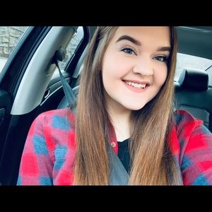 Meet your Posher, Elyse